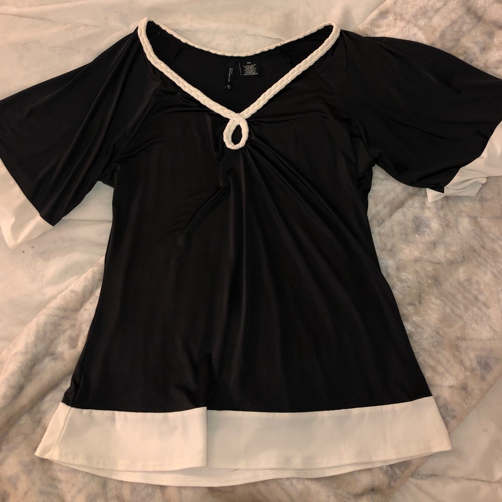 Elegant Blouse with Braided Keyhole Detail